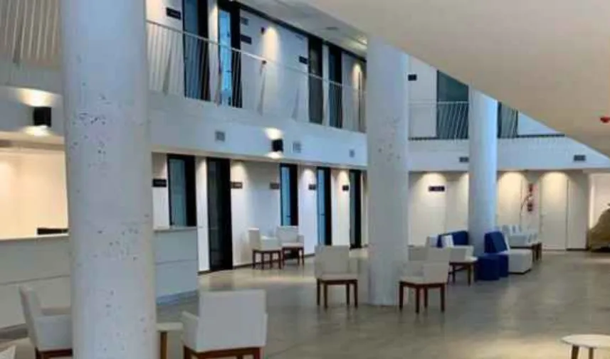 Recepción y sala de espera de Instituto Médico Victoria